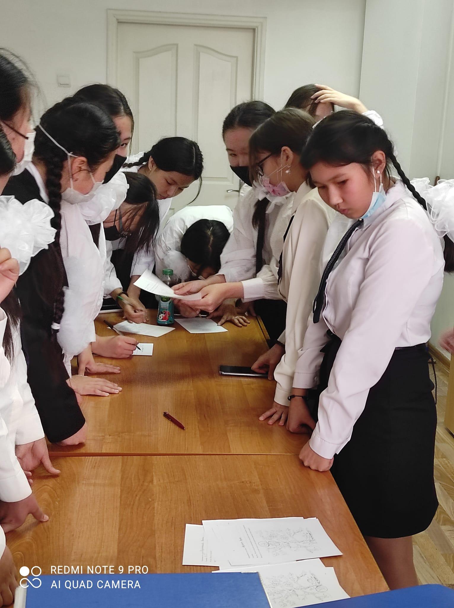 Мектеп психологы Джангурбаева Индира қыздармен психологиялық тренинг өткізді.