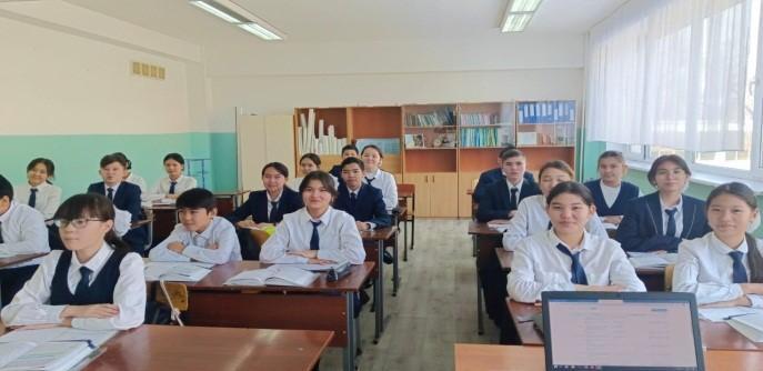 АҚ және ТЖ тақырыптары бойынша бейнероликтер көрсетілді.